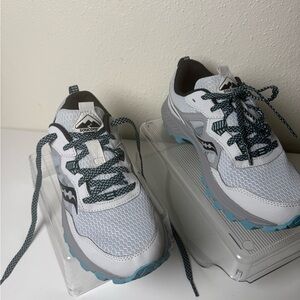 Saucony women White and Teal Sneakers